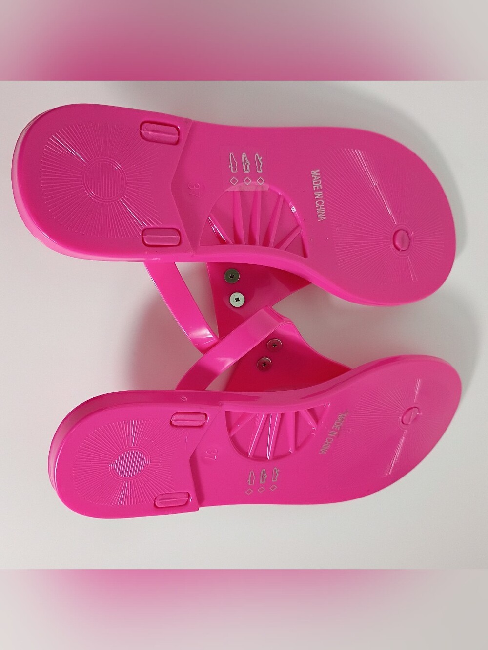 Kurt Geiger London Brixton Fushia Pink Jelly Thong Sandals Size 37/US 7 - Picture 9 of 11